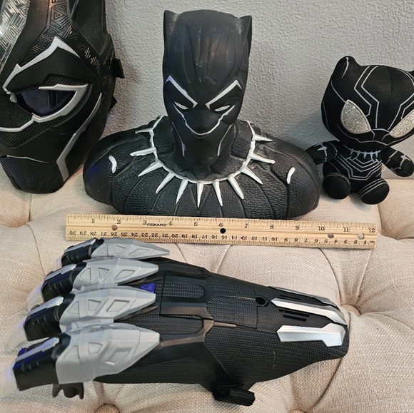 BLACK PANTHER COLLECTABLES! 4 PIECE BUNDLE! - Picture 4 of 10